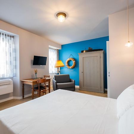 Regina Boutique Suites Триест Экстерьер фото