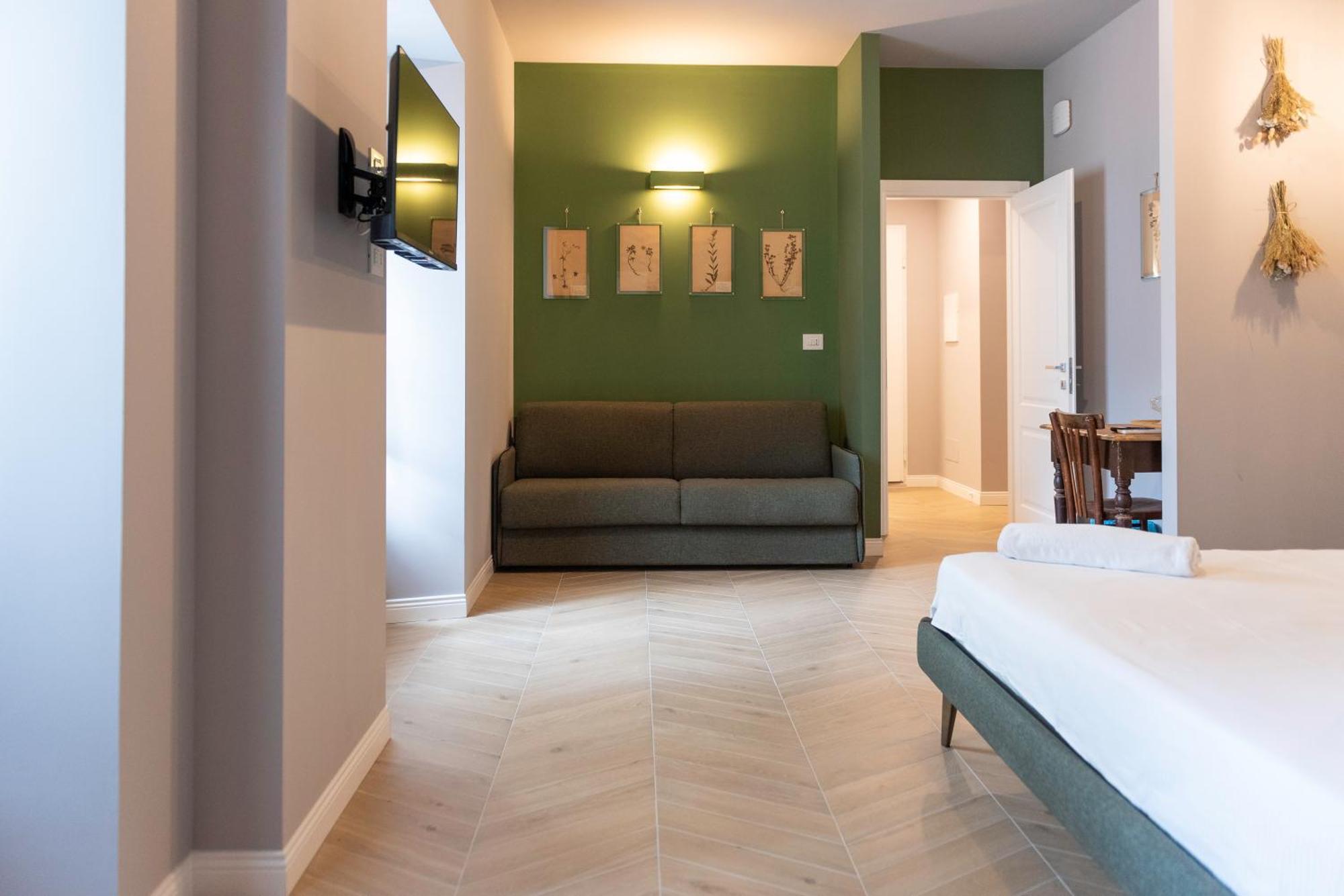 Regina Boutique Suites Триест Экстерьер фото