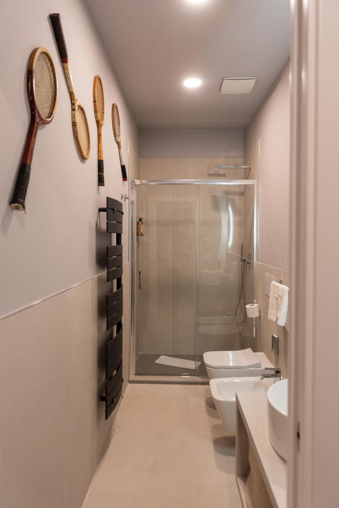 Regina Boutique Suites Триест Экстерьер фото