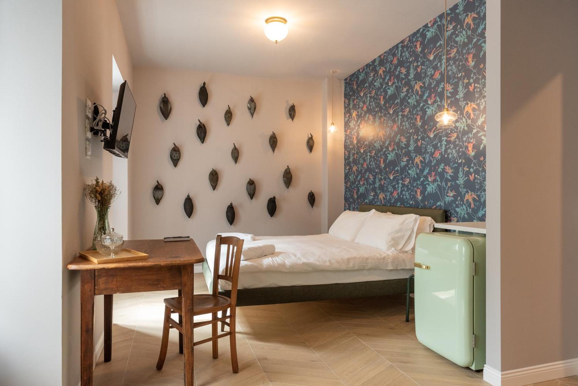 Regina Boutique Suites Триест Экстерьер фото