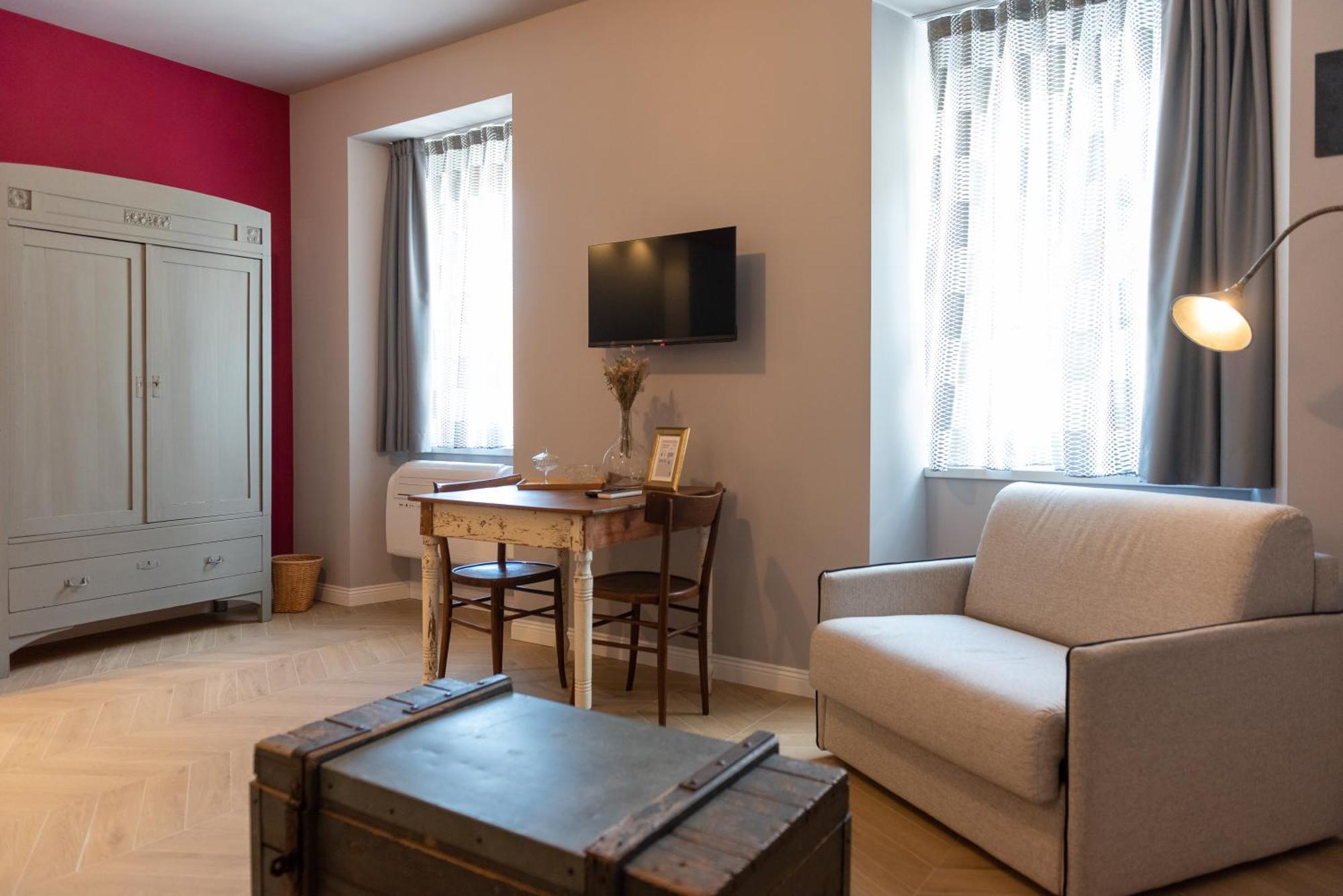 Regina Boutique Suites Триест Экстерьер фото
