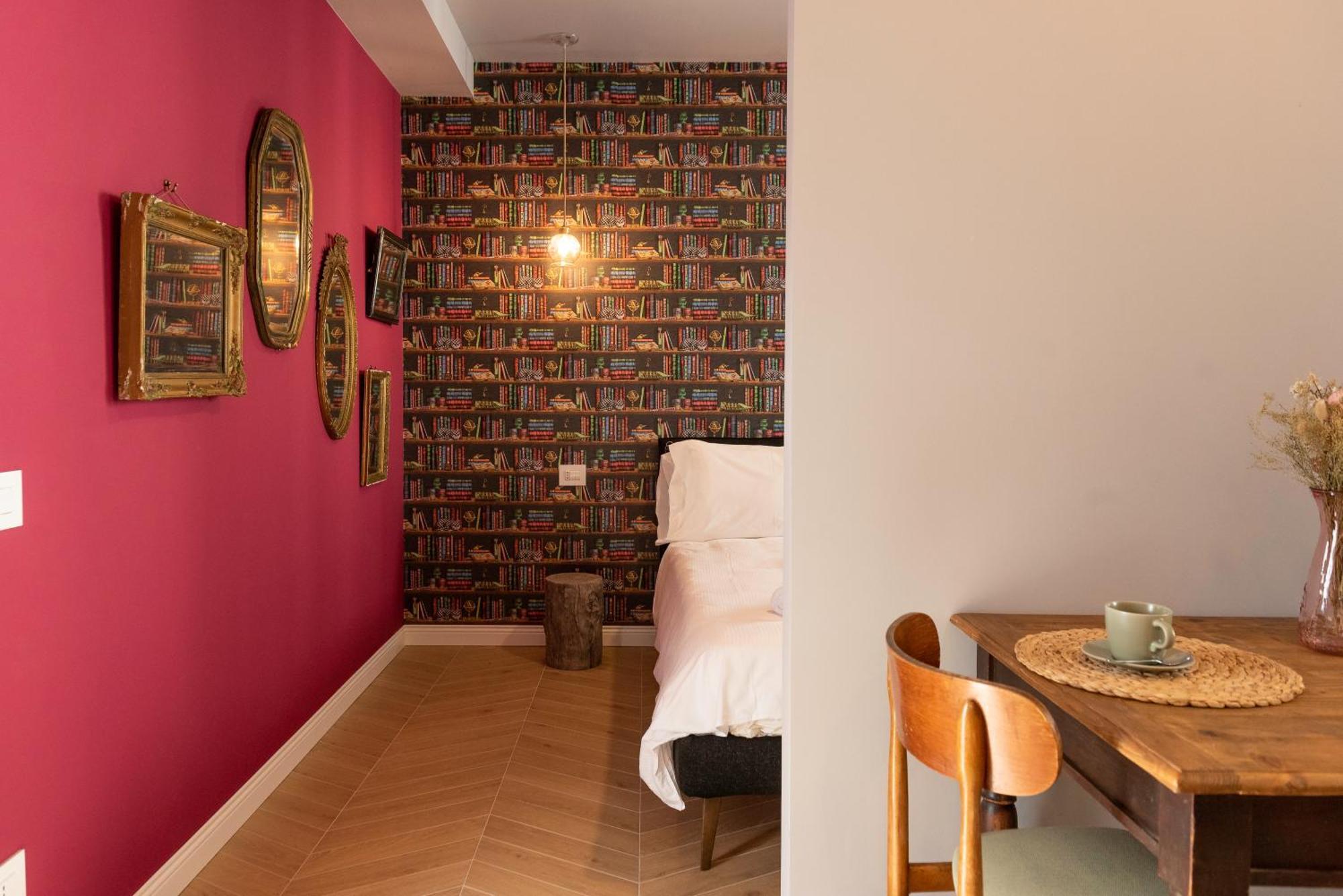 Regina Boutique Suites Триест Экстерьер фото