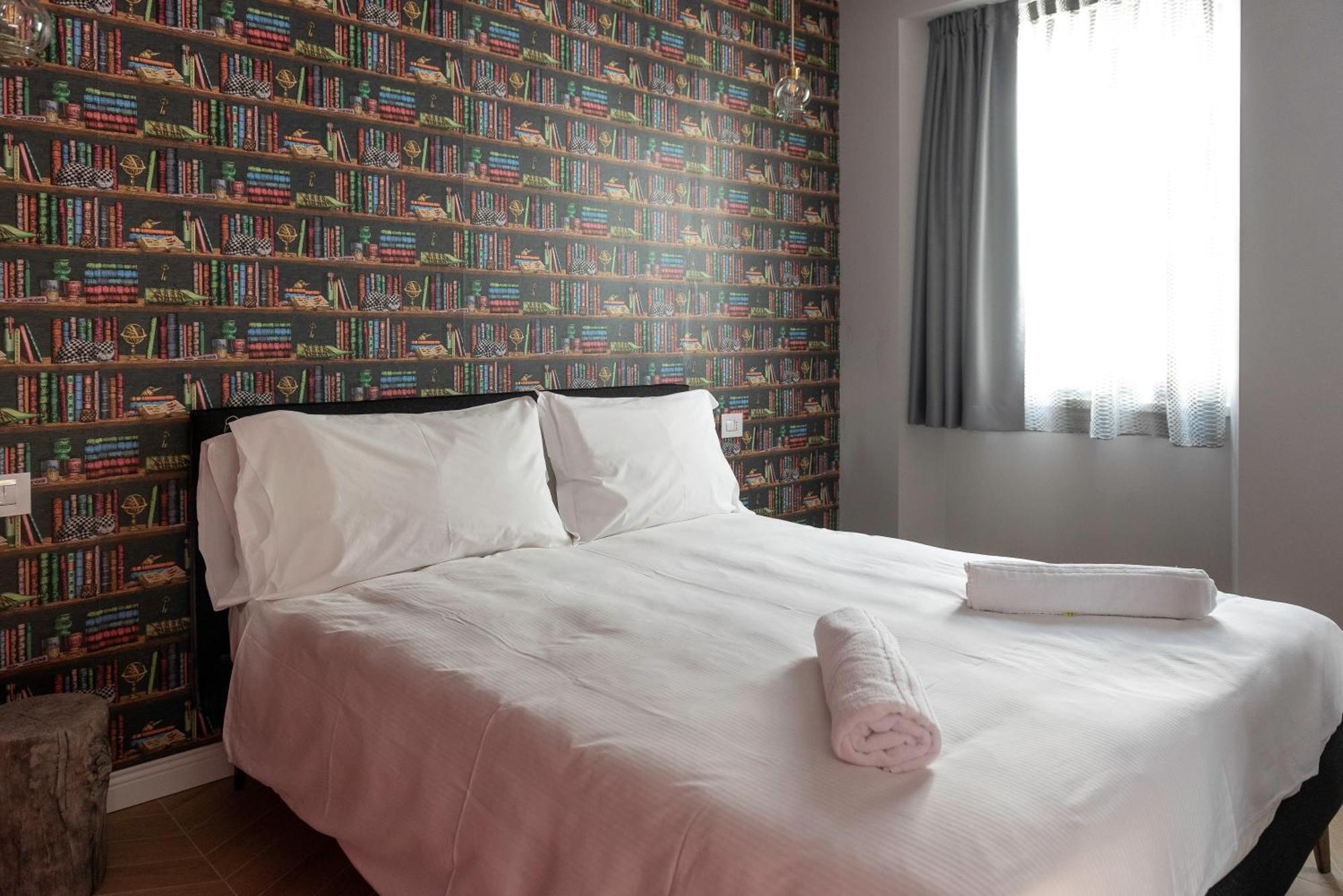 Regina Boutique Suites Триест Экстерьер фото