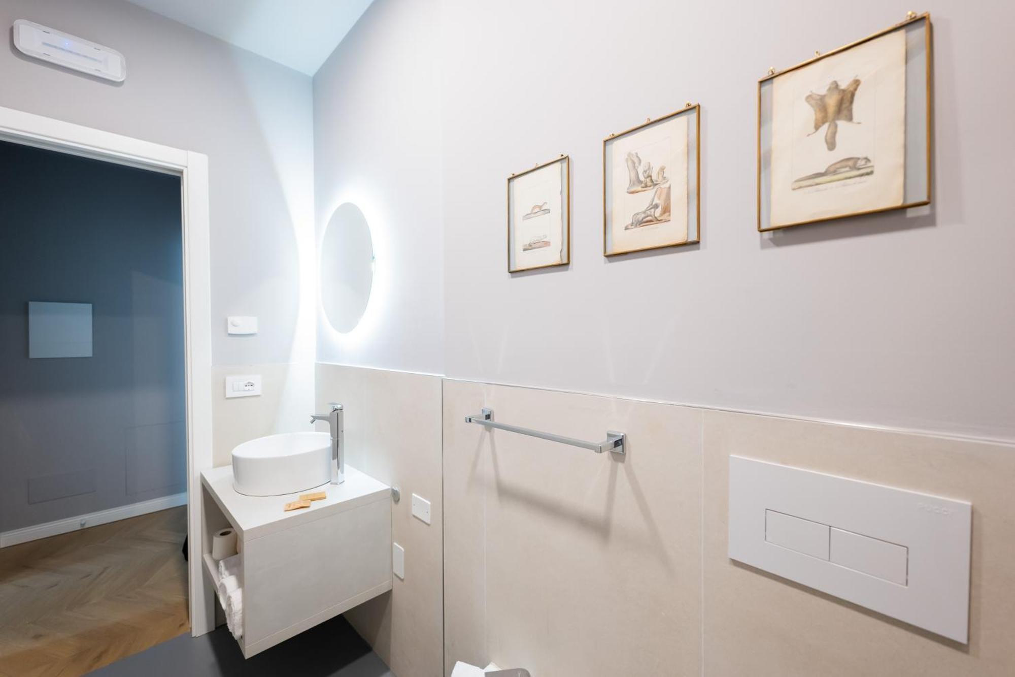 Regina Boutique Suites Триест Экстерьер фото