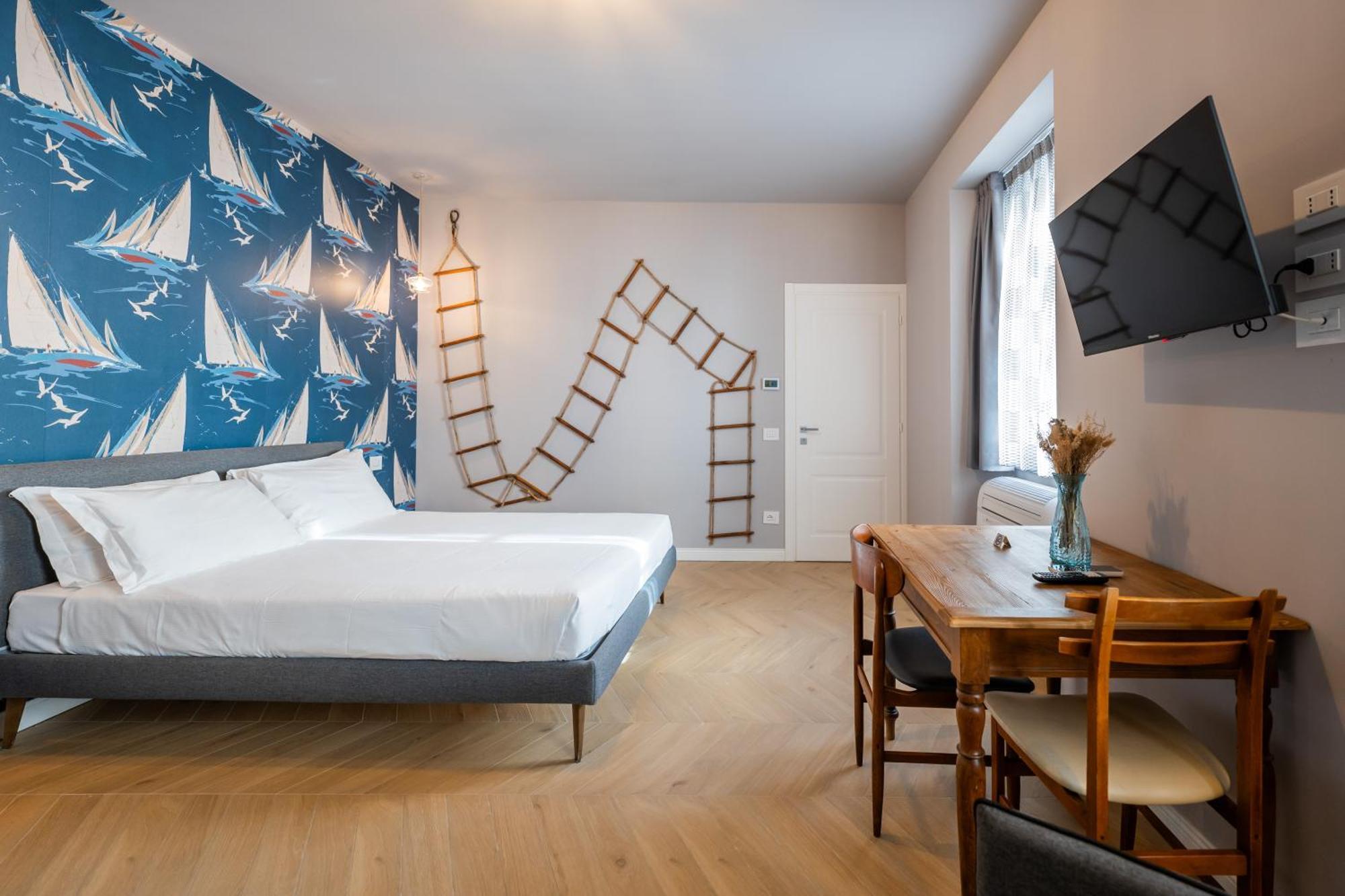 Regina Boutique Suites Триест Экстерьер фото